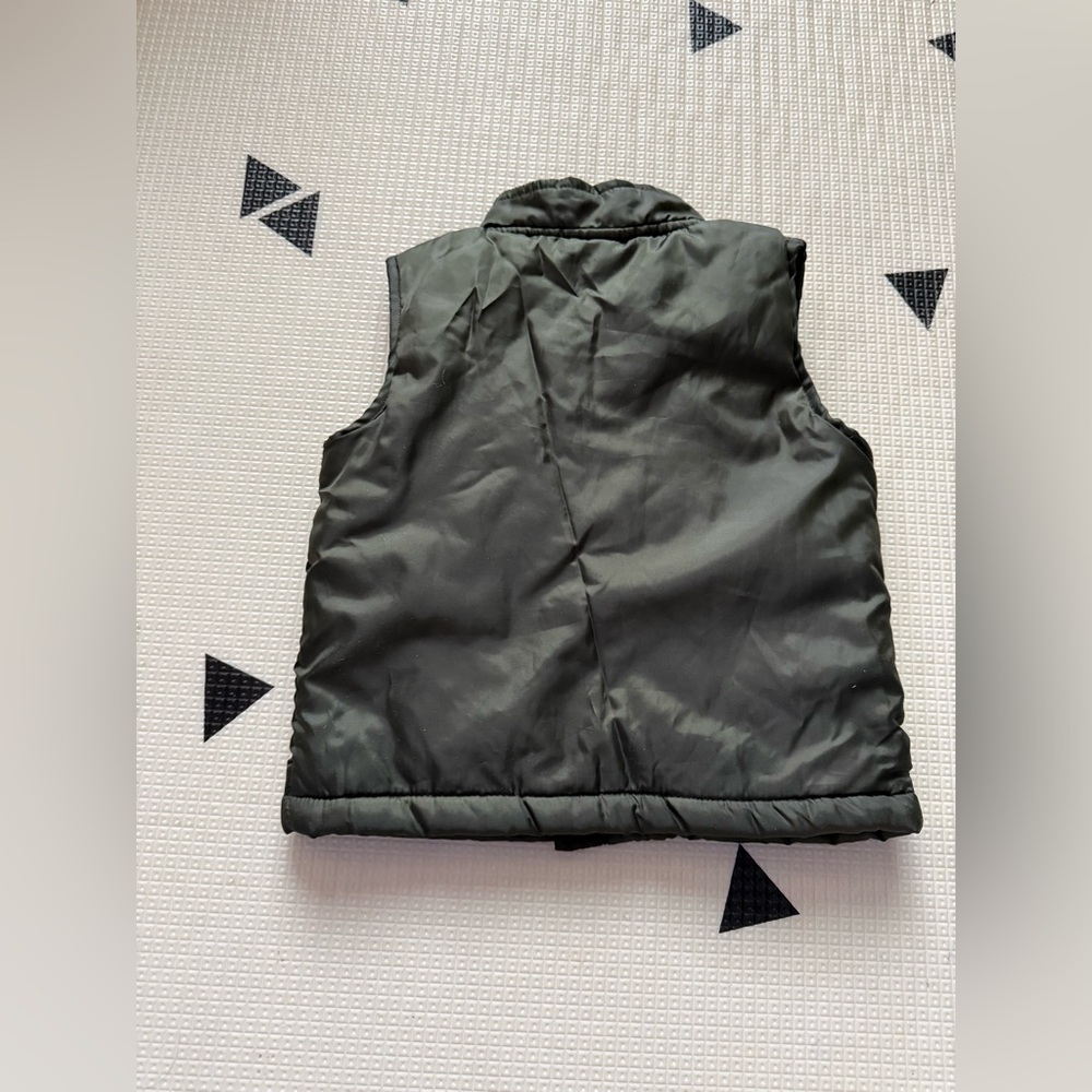 Brooklyn Boys|Baby/toddler gender neutral olive Green Sleeveless Puffer Vest•3T - Picture 2 of 7